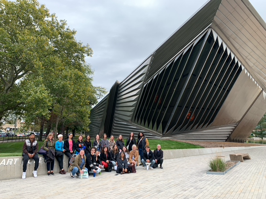 Group photo of Canadian visiting students.