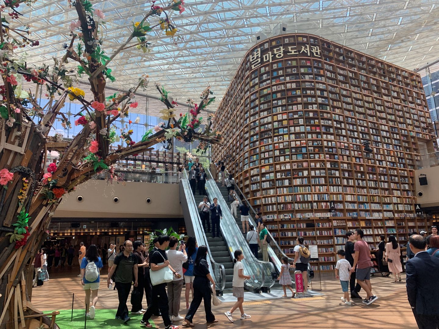 Large modern library at Yonsei University