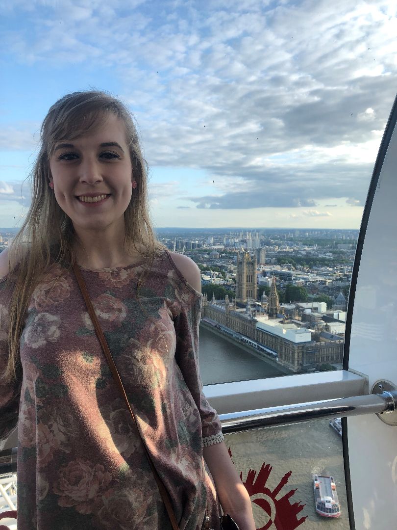 Kallie in London Eye in England