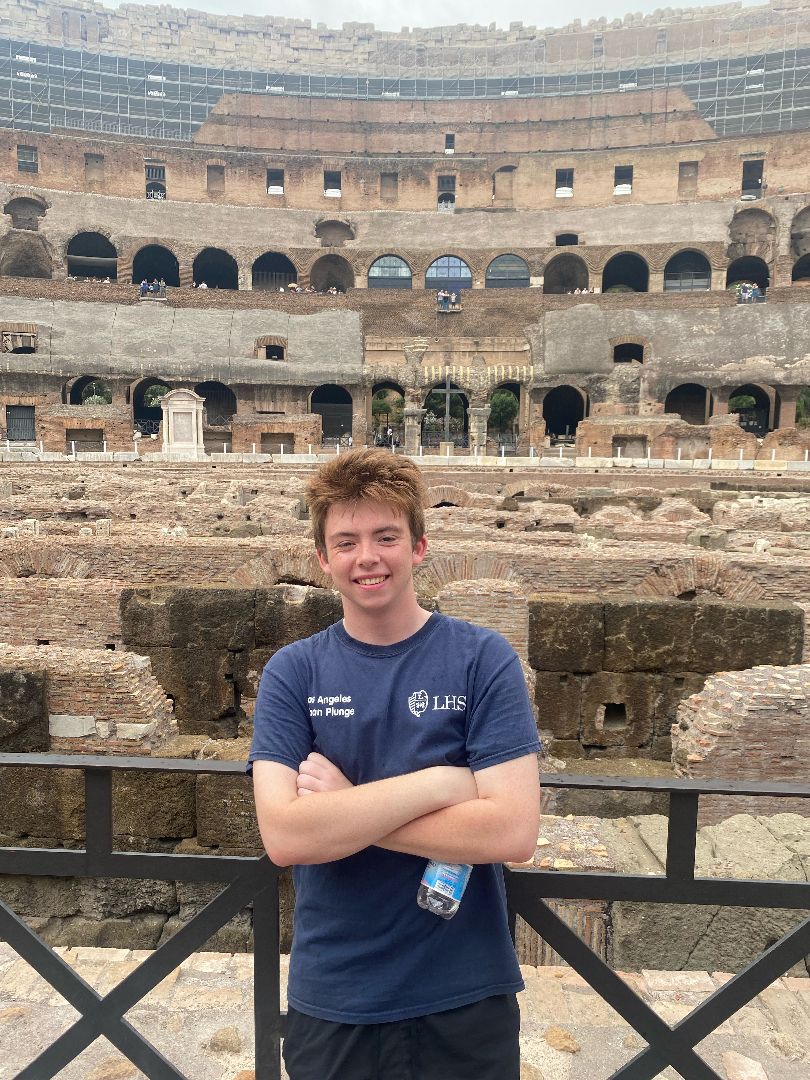 Nicolas standing in front of the Roman Colesium 